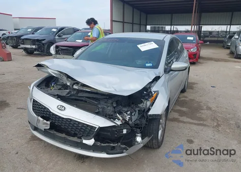 2017 Kia Forte Lx z USA, uszkodzony, nr VIN 3KPFL4A72HE149842